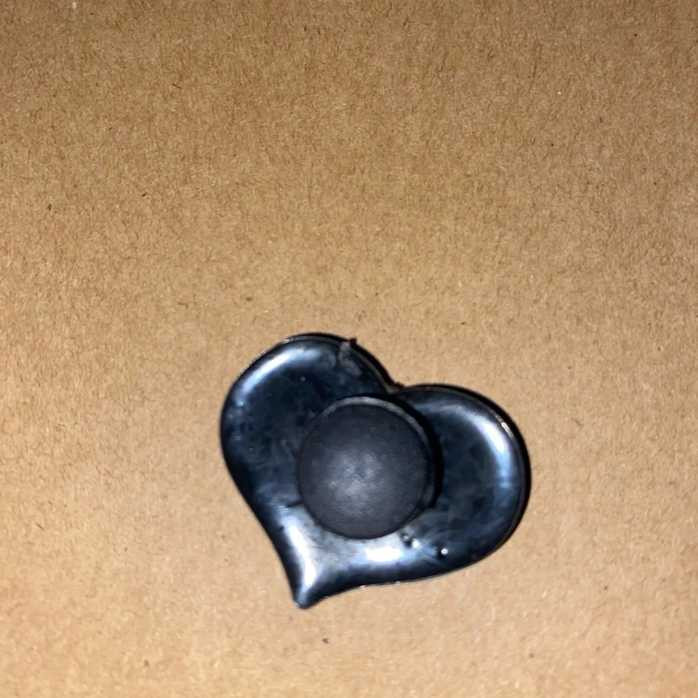 🐊6/$12🐊 Hello Kitty Heart-Shaped Croc Charm